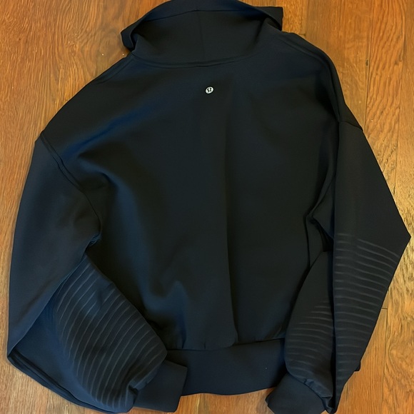 Lululemon top - Picture 2 of 3